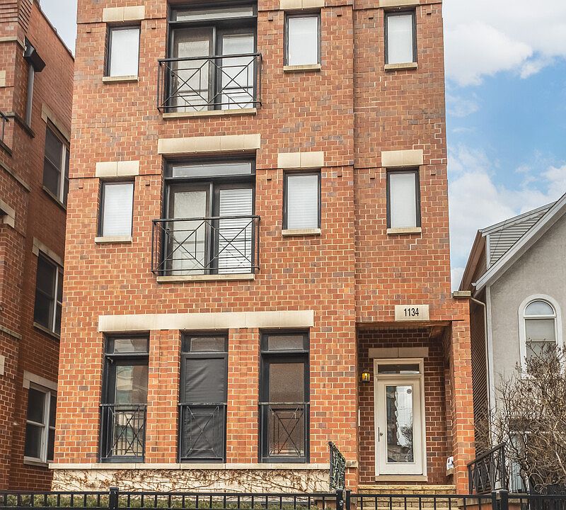 1st image of 1134 W Fullerton Ave APT 2