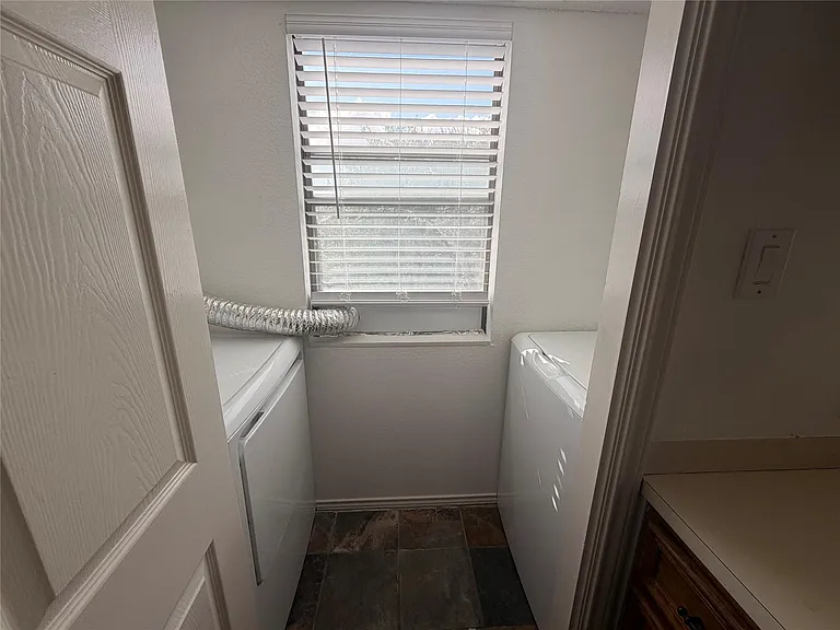 2508 W 12th St #304 — Photo 15