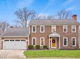 28712 N Lincoln Rd, Bay Village, OH 44140