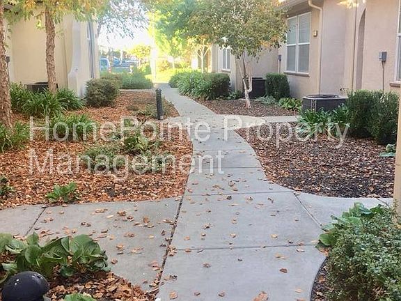 2nd image of 8152 Crystal Walk Cir
