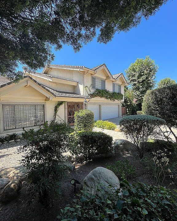 Mature drought tolerant yard