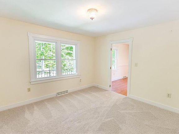 5th image of 13504 Pine Oak Ln