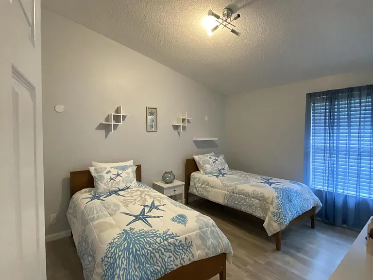 19131 Fairlawn Way — Photo 12
