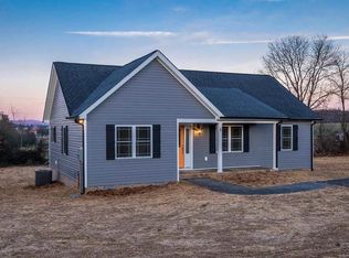 8 N Point School Rd, Waynesboro, VA 22980