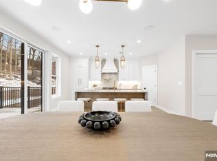 188 Broadway #8, Woodcliff Lake, NJ 07677