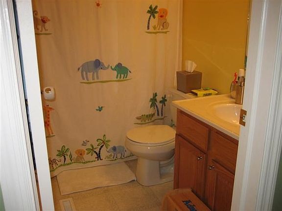3rd image of 42 Wallflower Dr