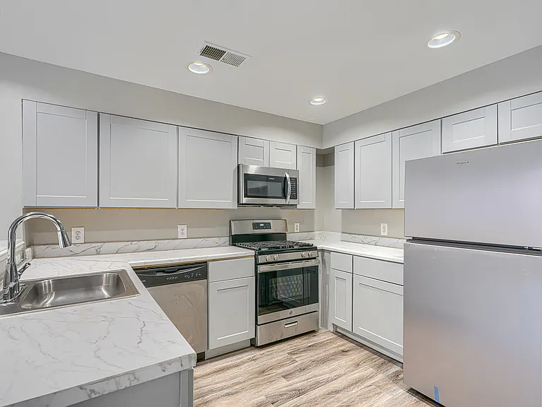 333 S Fremont Ave #H — Photo 6