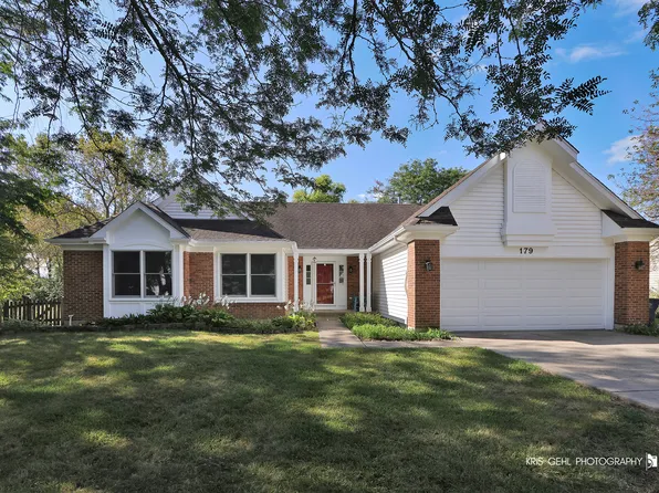 179 Knobb Hill Ln, Gurnee, IL 60031