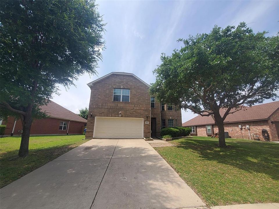 1st image of 10417 Wentworth Dr