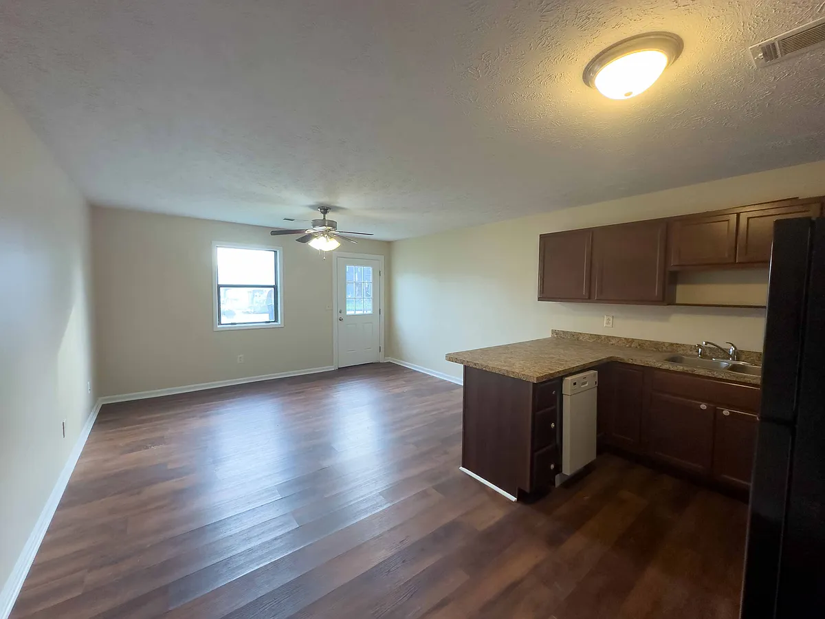Building Photo - 244 Landings Dr #3
