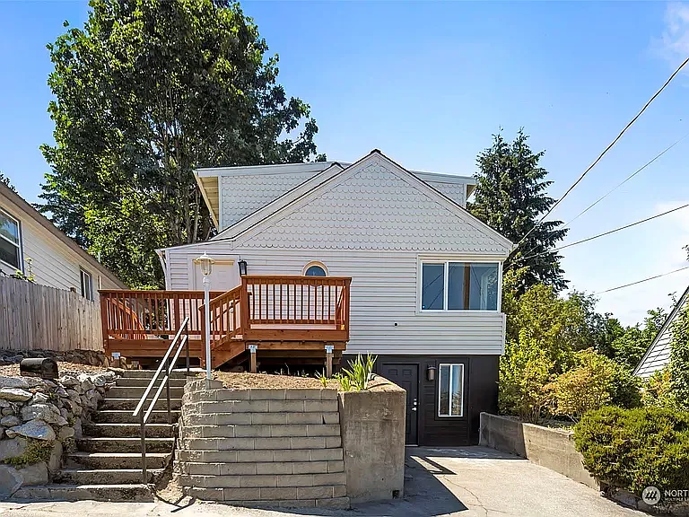 1137 Marguerite Ave