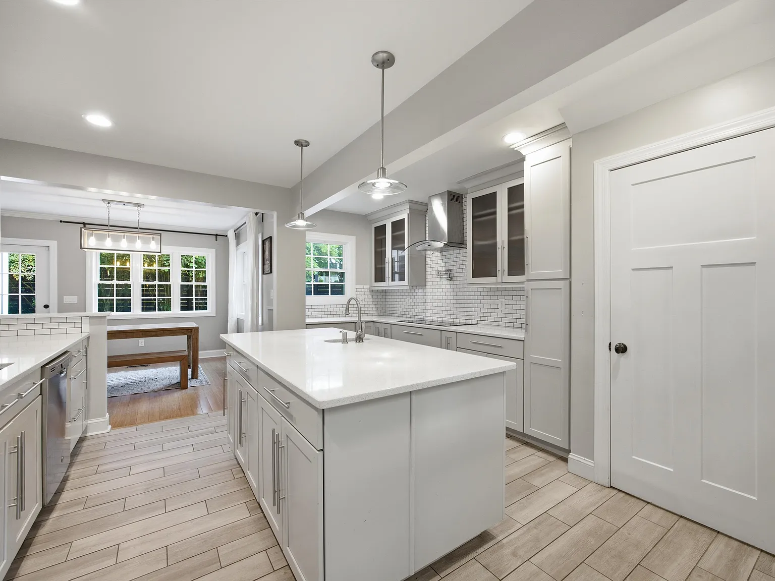 5 bed, 4188 sqft, $5,000 — Photo 4