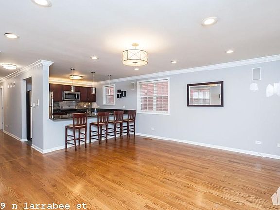 5th image of 1479 N Larrabee St #226