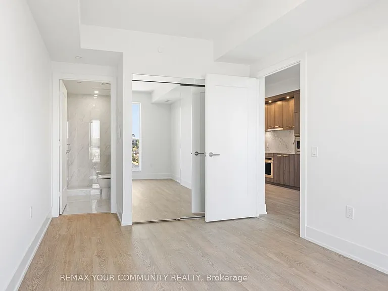 858 Dupont St #823 — Photo 18