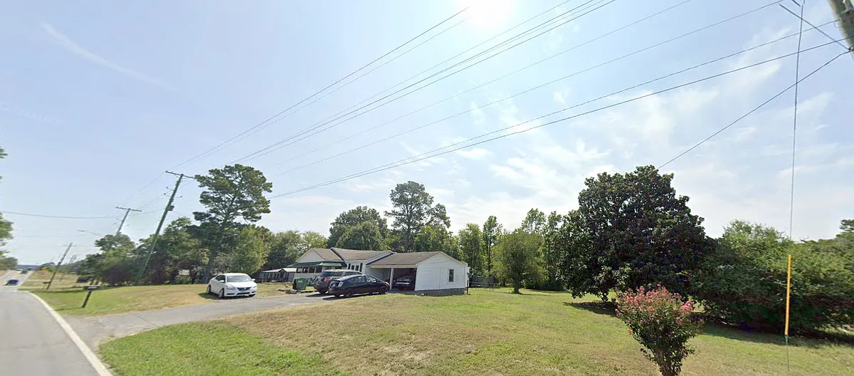Building Photo - 1215 Dews Pond Rd SE