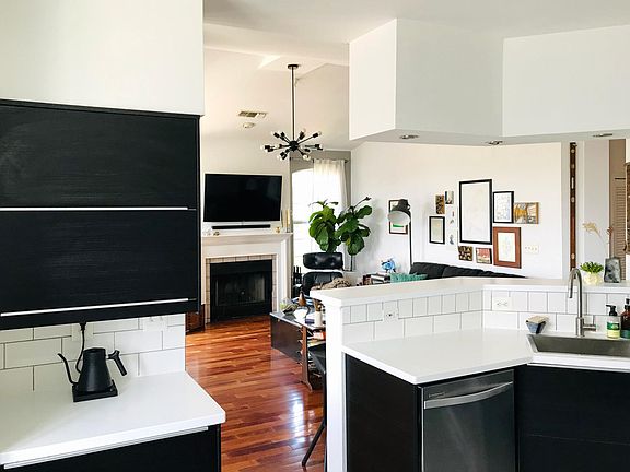 Open Concept Floor Plan - Kitchen to Living Room