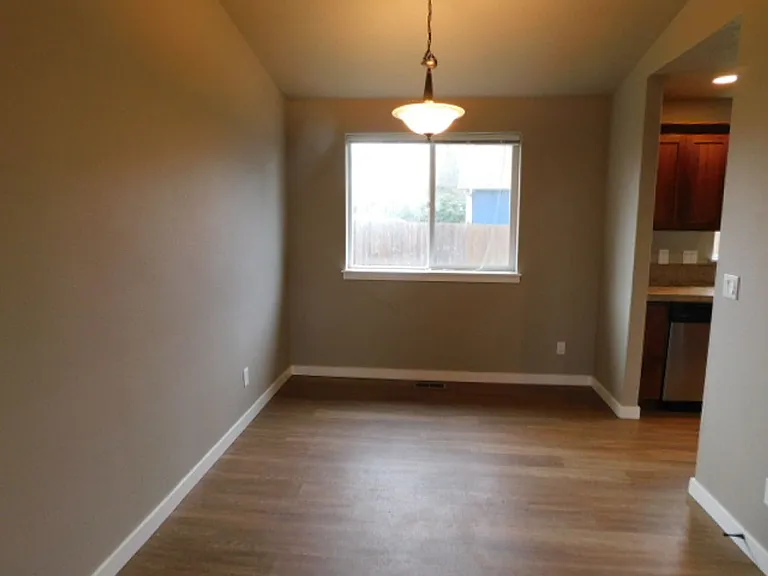 297 Helton Way SE — Photo 4