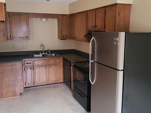 4th image of 8307 Greenbrook Pkwy