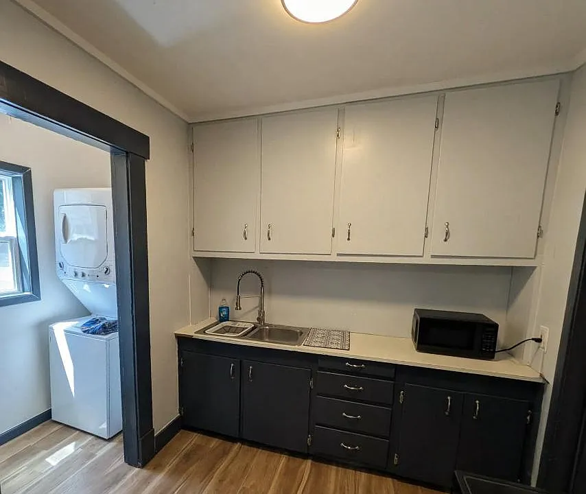 201 W 10th Ave #2