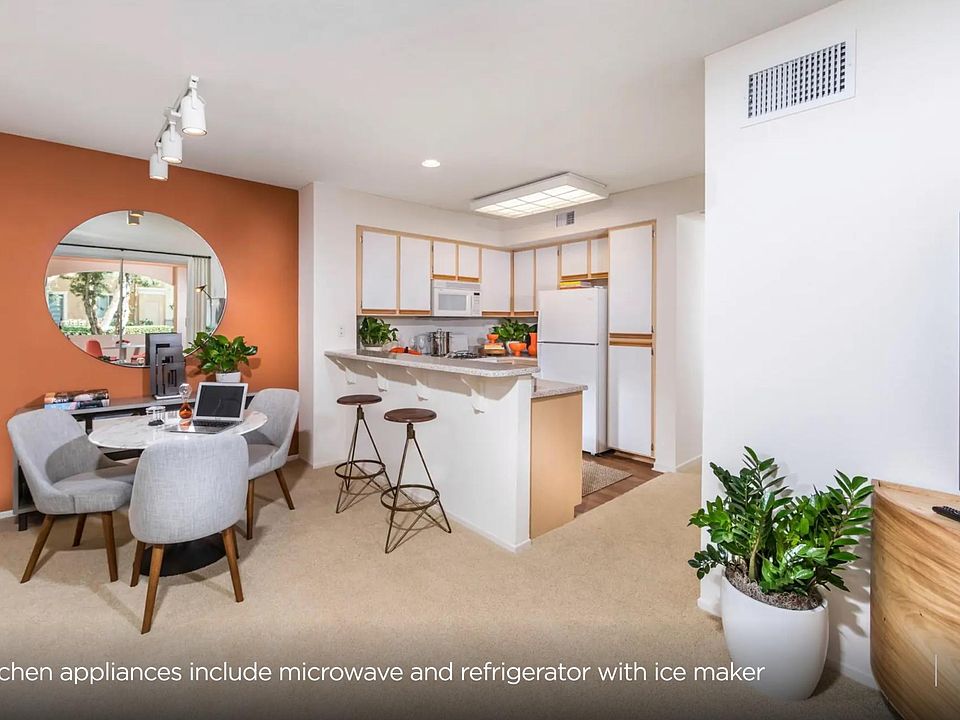 2nd image of 410 Oak Gln #410
