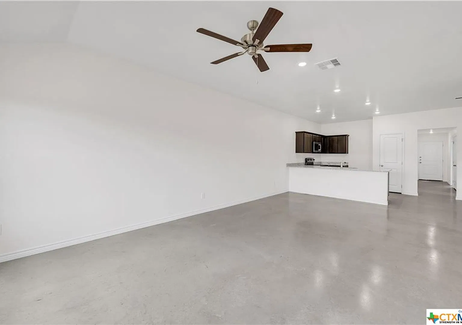 1202 Lehman Dr — Photo 4