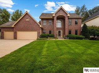 16611 Jones St, Omaha, NE 68118