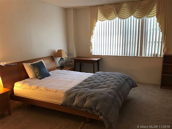 4th image of 2780 NE 183rd St APT 109