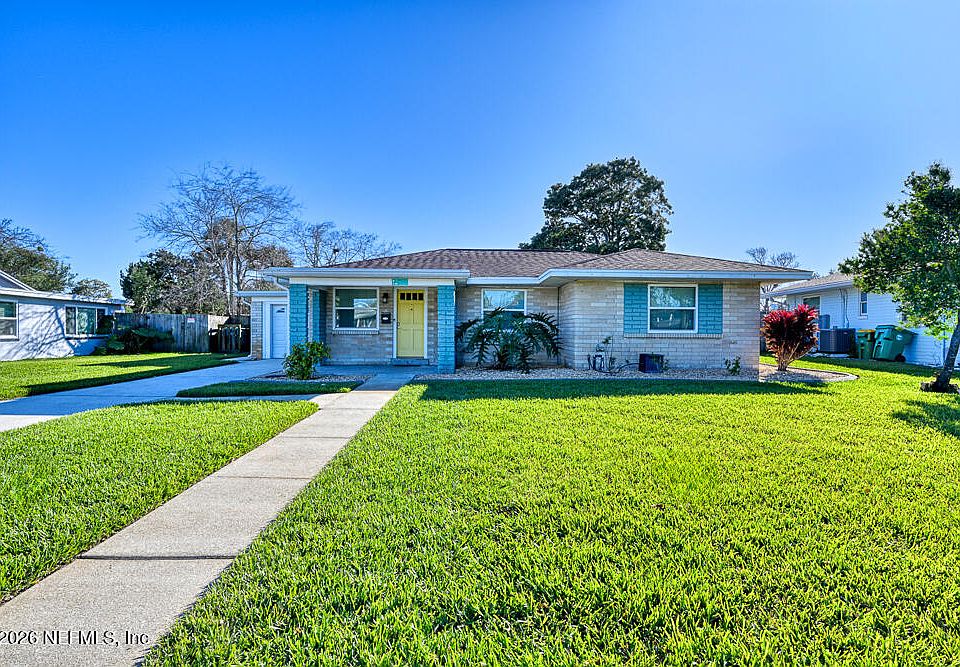1st image of 836 15TH Avenue N