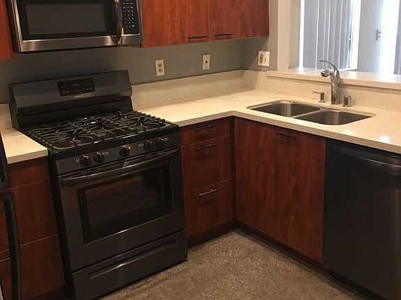 3rd image of 7327 Willoughby Ave APT 5