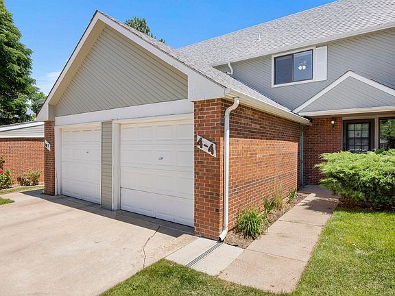 2nd image of 3440 Windmill Dr #4-4