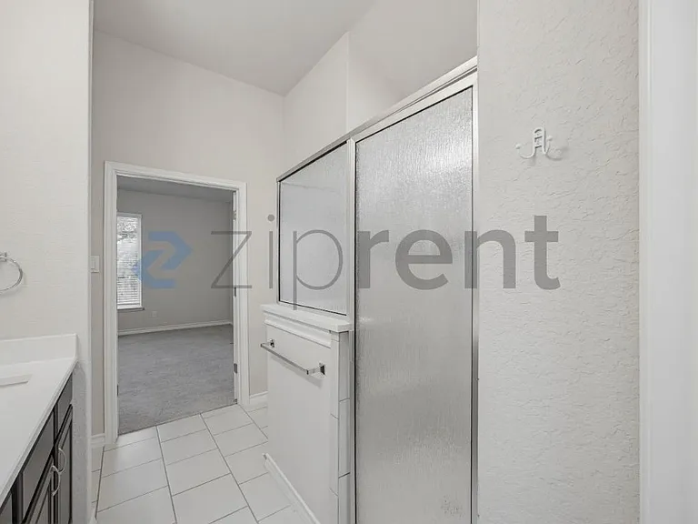 1550 Dundee Park — Photo 19