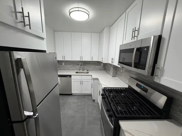 (undisclosed Address), Fresh Meadows, NY 11365