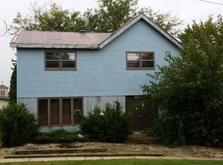 411 W Lincoln St, Mount Morris, IL 61054