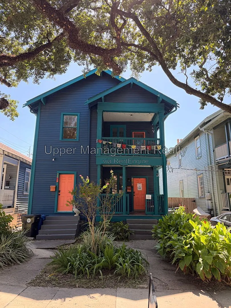 3 bed, 1.0 bath, 1200 sqft, $1,900 — Photo 1
