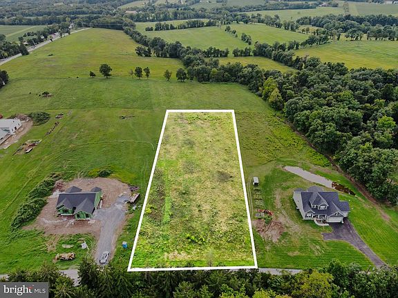 2nd image of 82 Rupp Rd