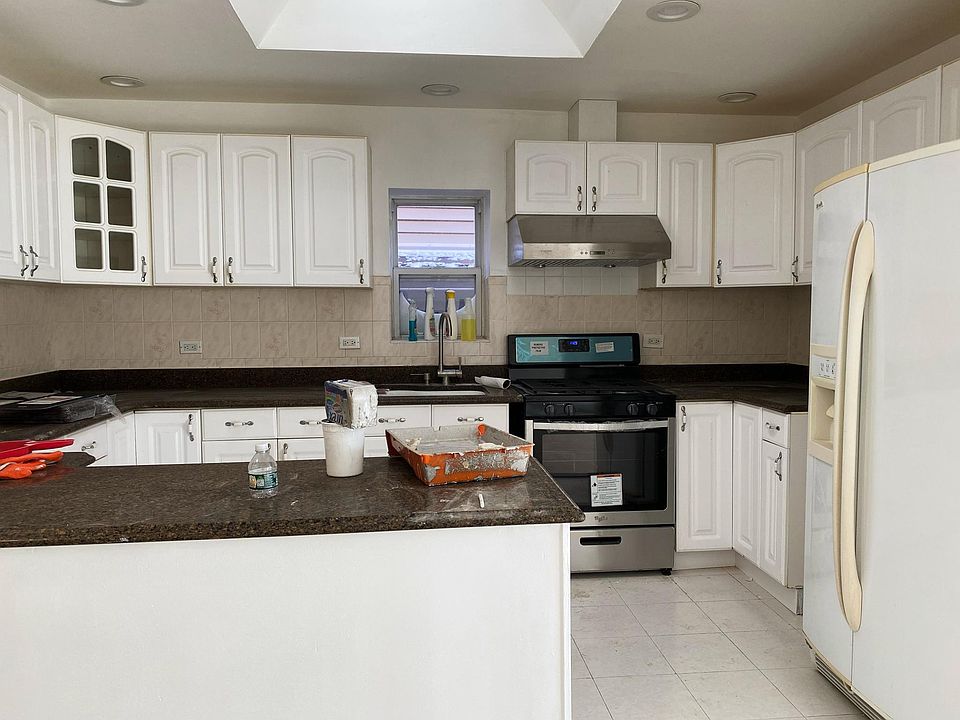 1st image of 23XX 91st St Floor 2