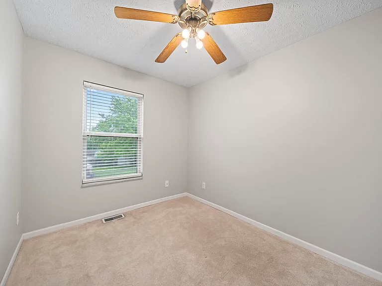 1300 Faunsdale Dr — Photo 27