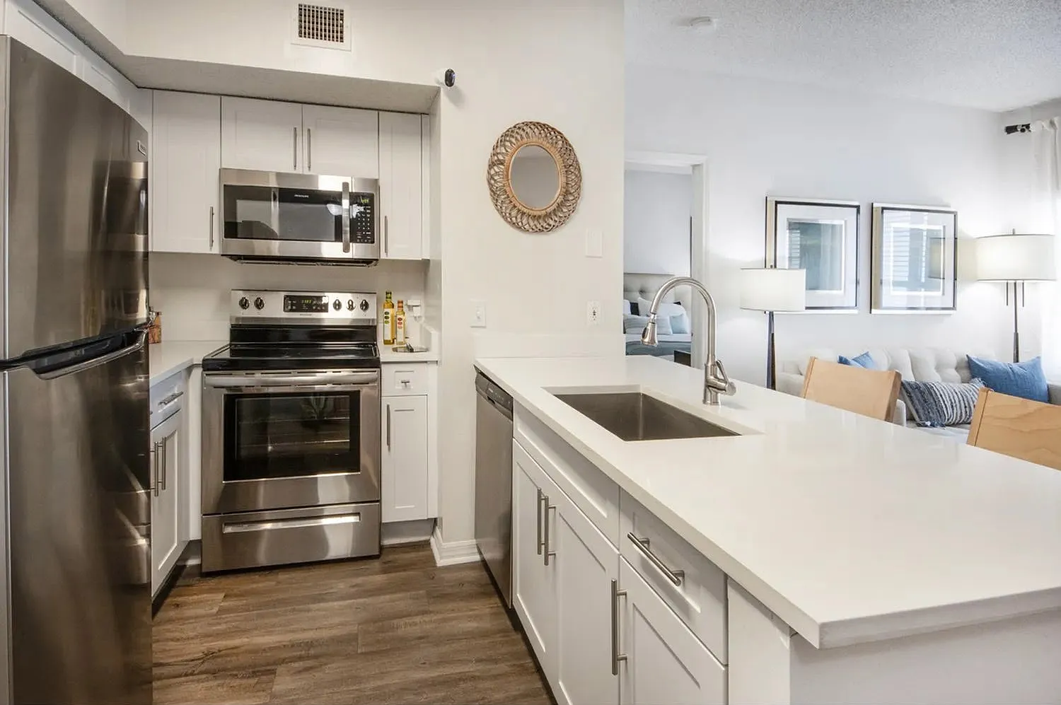 2 bed, $4,000 — Photo 2