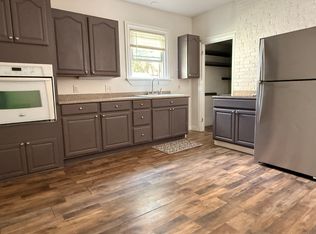 25 James St, Rockland, ME 04841