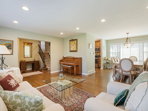 3rd image of 1341 Carlisle Pl