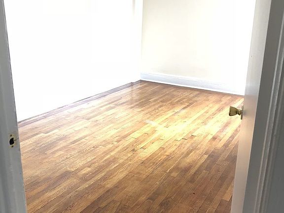 5th image of 5104 Skillman Ave APT B5