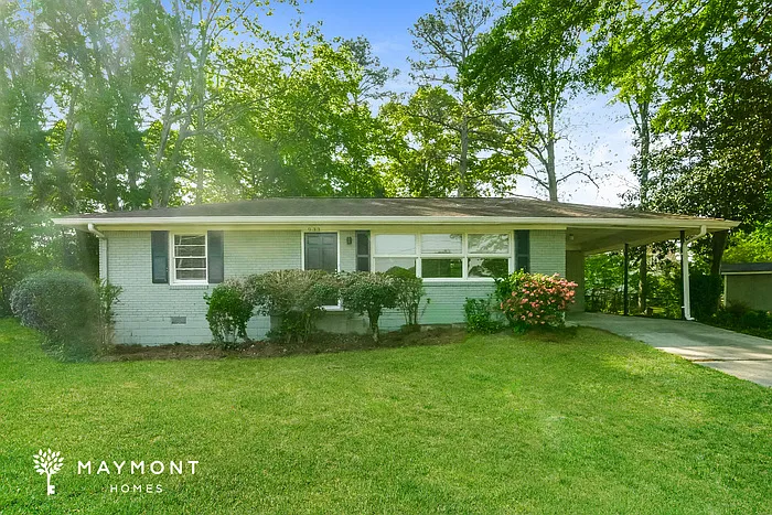 933 Clay Rd SW
