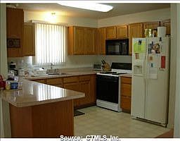 2nd image of 35 Fitch Meadow Ln