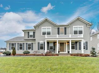 6627 Regal Woods Dr, Hudson, OH 44236