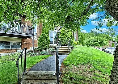 43 Balance Rock Rd #10 — Photo 16