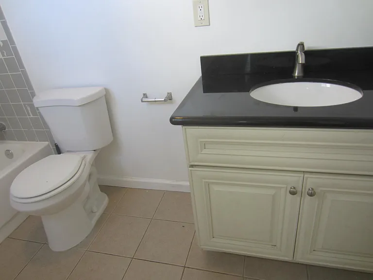 1223 E 15th St #1223 — Photo 16