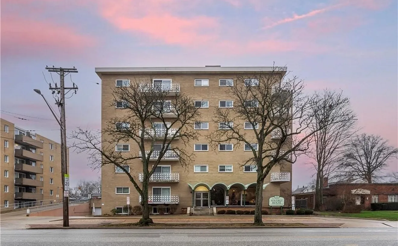 2 bed, 760 sqft, $1,300 — Photo 1