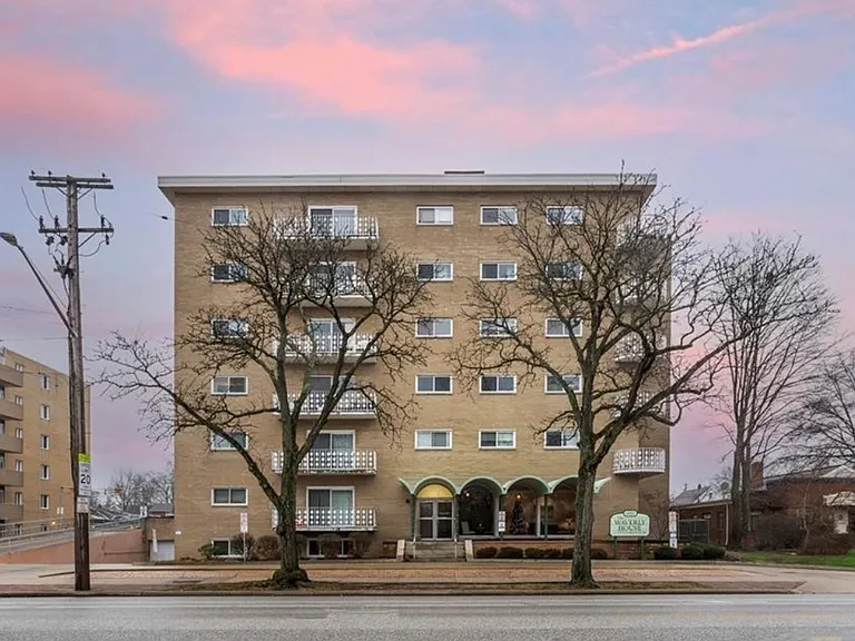 14567 Madison Ave #609 — Photo 1