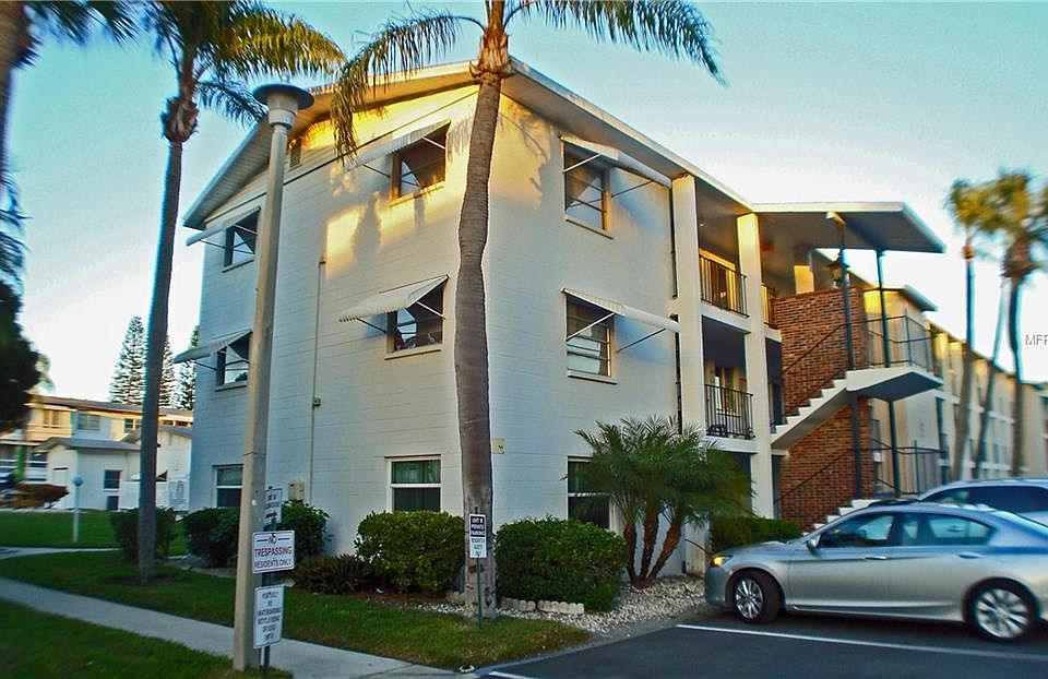 1st image of 2025 Sunset Dr #E23