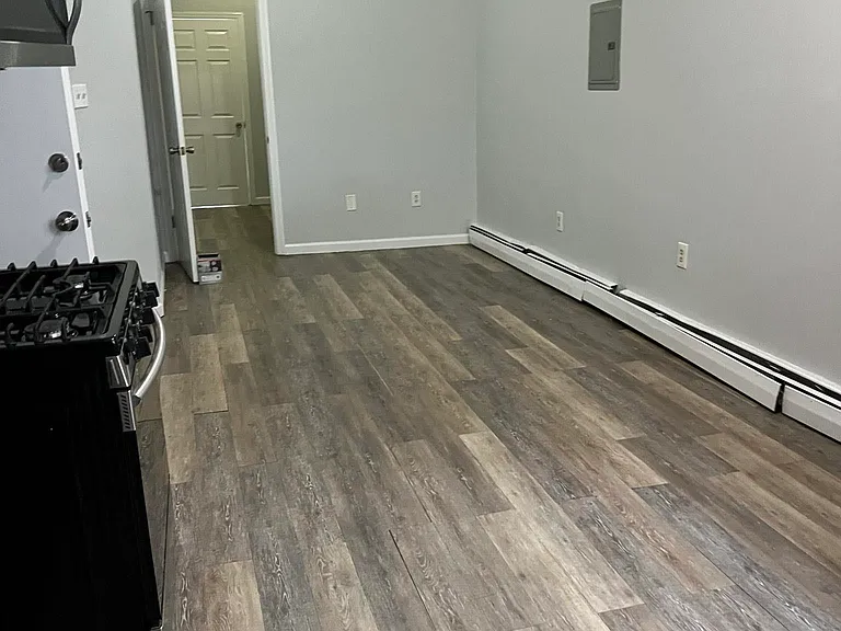 112 Irving St #2L — Photo 4